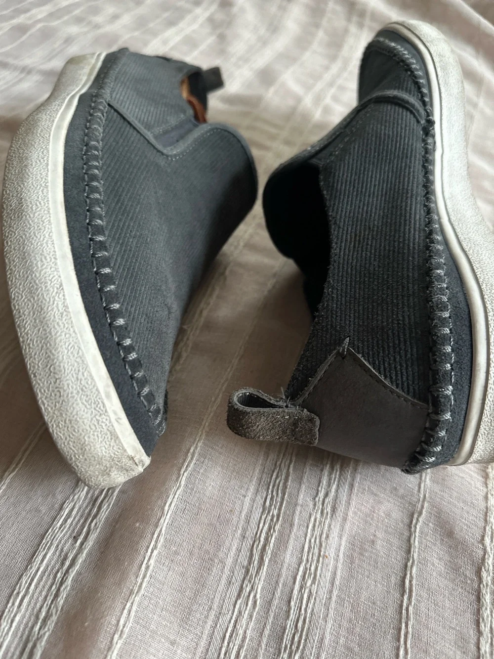 CLARKS Kessell Slip Dark Grey Corduroy Moc Toe Slip On Sneakers Men's | 12